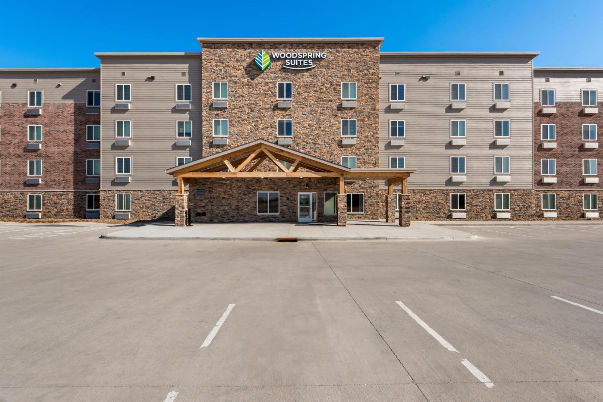 Woodspring Suites Coralville Iowa City Eksteriør billede