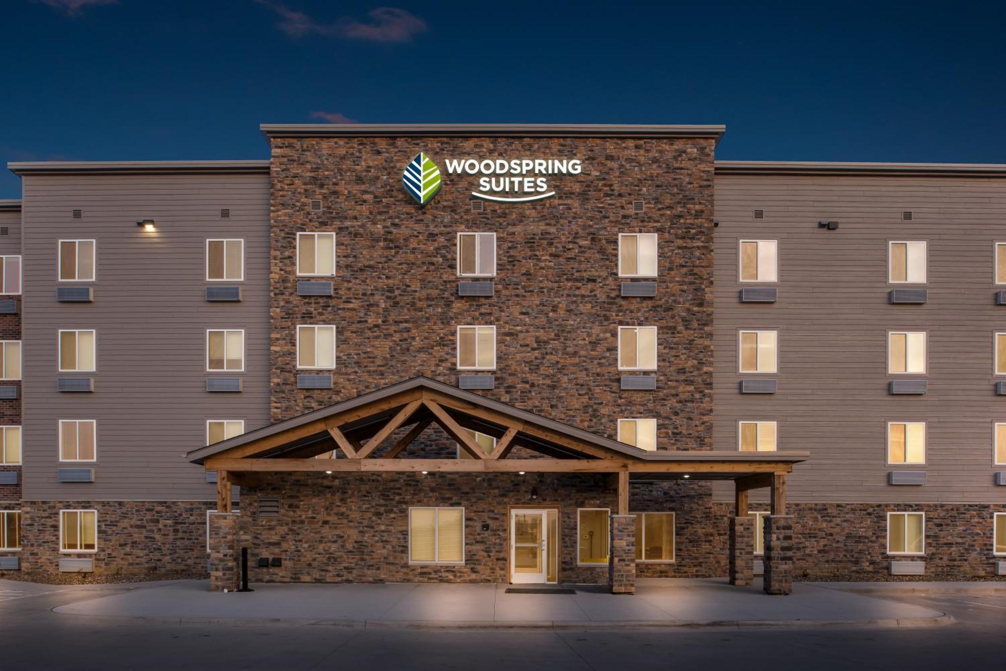 Woodspring Suites Coralville Iowa City Eksteriør billede